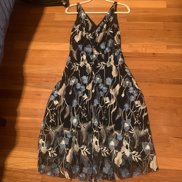 NWT Vince Camuto navy embroidered floral dress - Picture 7 of 10